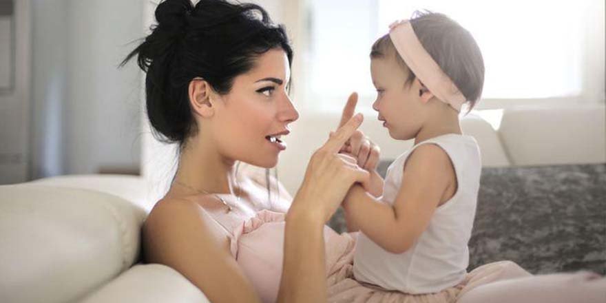 Bebeğiniz kelime yerine işaret dili kullanıyorsa dikkat!