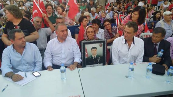 CHP’DEN CUMHURİYET VE DEMOKRASİ MİTİNGİ