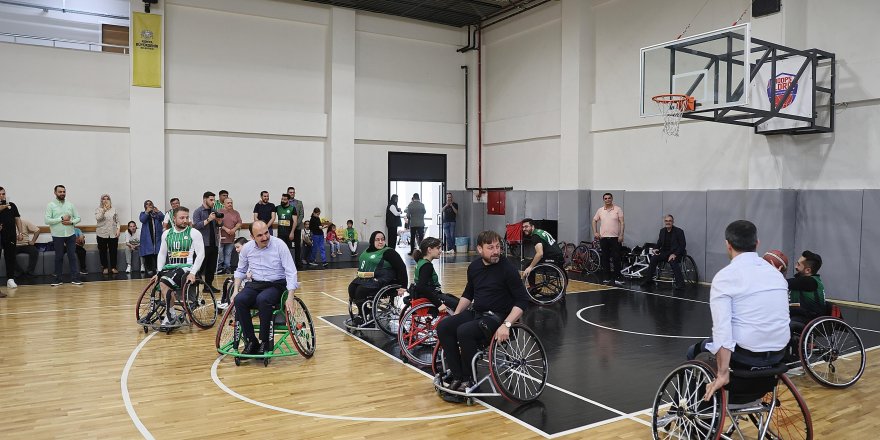 Başkan Altay Tekerlekli Sandalyeye Oturdu Engelli Basketçilerle Maç Yaptı