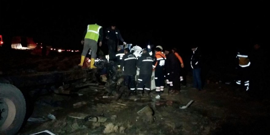 Yeniköy Mevki Trafik Kazası: 1 Ölü 12 Yaralı