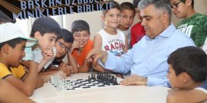 BAŞKAN ÖZGÜVEN MİNİKLERLE BİRLİKTE