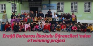 Barbaros İlkokulu Öğrencileri Ağaçlara Kuş Yuvası Taktı