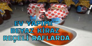 EV YAPIMI BEYAZ KİRAZ REÇELİ RAFLARDA