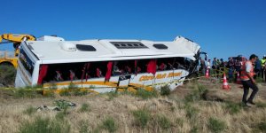 Yolcu otobüsü devrildi: 15 yaralı