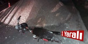 Kum yığınına çarpan motosikletin sürücüsü yaralandı