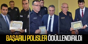 BAŞARILI POLİSLER PLAKETLE ÖDÜLLENDİRİLDİ