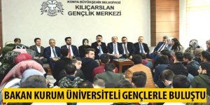 Bakan Kurum Üniversiteli Gençlerle Buluştu