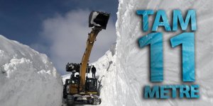 Mergezer Yaylası'nda 11 metreyi bulan karla mücadele ediyorlar