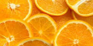 Corona Virüsünden Korunmak İçin Aşırı Tüketilen C Vitamini, İdrar Kaçırmaya Yol Açabilir