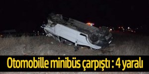 Otomobille çarpışan minibüs devrildi: 4 yaralı