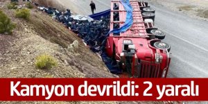 Kamyon devrildi: 2 yaralı