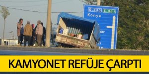 Kontrolden çıkan kamyonet orta refüje çarptı