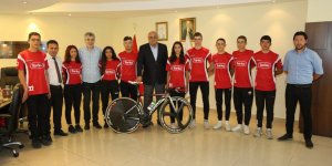 Torkulu Pedallar 3 Haziran Dünya Bisiklet Günü Nedeniyle Başkan Erkoyuncu’yu Ziyaret Etti