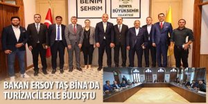 Bakan Ersoy Taş Bina’da Turizmcilerle Buluştu