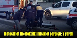 Motosiklet ile elektrikli bisiklet çarpıştı: 2 yaralı
