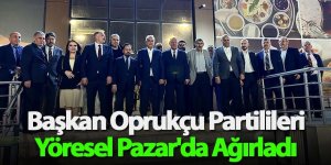 Başkan Oprukçu Partilileri Yöresel Pazar'da Ağırladı