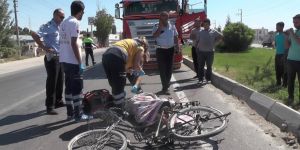 Kamyonun çarptığı bisiklet sürücüsü hayatını kaybetti