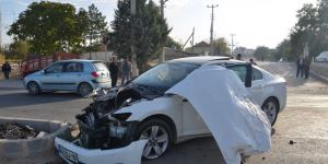 AŞIKLAR YOL KAVŞAĞI KAZA; 1 YARALI