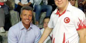 Özel Sporcumuz Birinciliğe Kulaç Attı