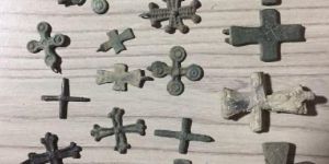 Otomobilde Çok Sayıda Tarihi Eser Ele Geçirildi