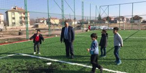 Gençlere Yeni Halı Sahalar