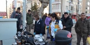 OTOMOBİL İLE MOTOSİKLET ÇARPIŞTI: 1 YARALI