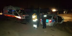 Otomobil İle Ambulans Çarpıştı