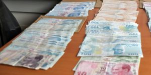 Polis memuru bulduğu 9 bin 800 lirayı sahibine teslim etti