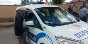 OTOMOBİL DİREĞE ÇARPTI
